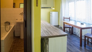 Pronájem nezařízeného bytu 1+1, 46 m2, ul. Na Petřinách, Praha 6