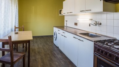 Pronájem nezařízeného bytu 1+1, 46 m2, ul. Na Petřinách, Praha 6