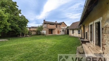 Prodej bývalé zemědělské usedlosti, pozemek 1.232 m, Chotíkov u Plzně