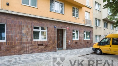 Prodej družtevního bytu 1+1 (32 m2), Terronská 959/63, Praha 6