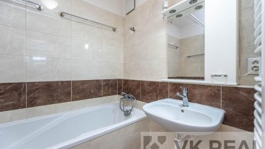 Prodej bytu 4+kk/B, OV, cca 92m2 vč. balkónu, ul. V Štíhlách 2051/4, P-4