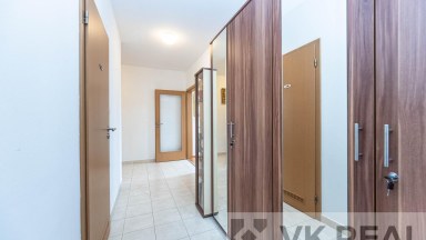 Prodej bytu 4+kk/B, OV, cca 92m2 vč. balkónu, ul. V Štíhlách 2051/4, P-4