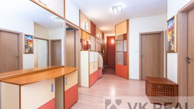 Prodej bytu 4+kk s terasou, lodžií a garáží, cca 158m2, OV, ul. Voskovcova 1130/34, P5 - Barrandov