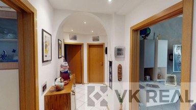 Prodej bytu 3+1, OV, 70 m2, balkon v Meranu, Itálie