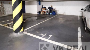 Prodej garážového stání OV, 15 m2, 8. listopadu 228/1a, Praha 6