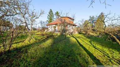 Prodej stavebního pozemku o výměře 858 m2, Husinec u Řeže