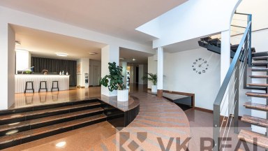 Prodej nebytového prostoru 18 m2, Peroutkova ul č.p. 531., Praha 5 - Malvazinky