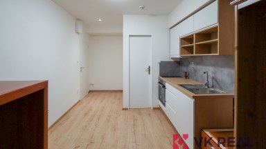 Prodej nebytového prostoru 18 m2, Peroutkova ul č.p. 531., Praha 5 - Malvazinky