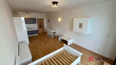 Pronájem bytu 1+kk / B / sklep, 38 m2, ul. Wiesenthalova, Praha 5 - Řeporyje