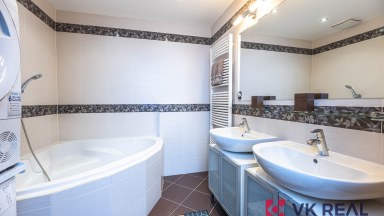 Pronájem bytu 3+kk/B/GS, 83m2, OV, Sazovická 457/24, P5 - Zličín