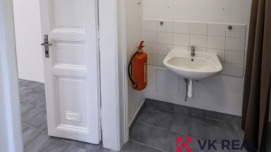 Pronájem kanceláře/obchodu 76m2, Bělohorská 235/91, Praha 6 - Břevnov