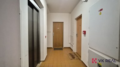 Pronájem bytu 2+kk, cca 70 m² s garážovým stáním a sklepem, Praha 6 – Veleslavín, ul. Lužná