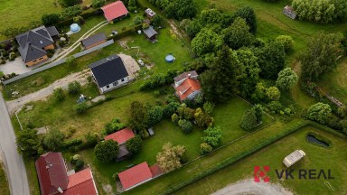 Prodej stavebního pozemku 891 m², zasíťovaného, s rekreační chatou v obci Pňovany, okr. Plzeň-sever