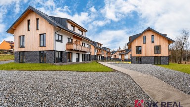 Prodej bytu 3+kk/předzahrádka, cca 54m² + 107m², Lipno, Černá v Pošumaví, 50m od vody