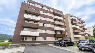 Prodej bytu 2+kk, balkon, sklep, OV, 48 m2, Jince