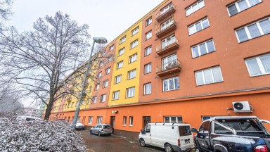 Prodej bytu 2+kk/B, OV, 5ám2, ul. Nám. Generála Píky 6, Plzeň - Slovany