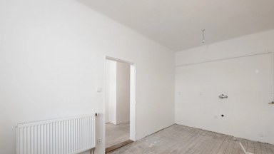 Prodej bytové jednotky 2+1, předzahrádka, parkovací stání, OV, 90,9 m2, ul. U Pekáren 253/2, Praha 1