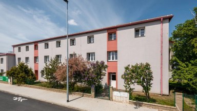 Prodej bytové jednotky 2+1, předzahrádka, parkovací stání, OV, 90,9 m2, ul. U Pekáren 253/2, Praha 1