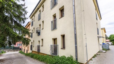 Pronájem bytu 1+kk, DV, cca 28m2, ul. Školská 1333, Hostivice