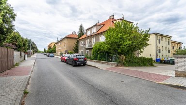 Pronájem bytu 1+kk, DV, cca 28m2, ul. Školská 1333, Hostivice