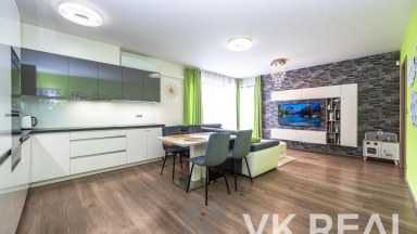 Prodej bytu 3+kk/L, sklep, garáž, OV, cca 100m2 vč. lodžie a sklepa, ul. Sokolovská 1019/312a, P-9