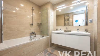 Prodej bytu 3+kk/L, sklep, garáž, OV, cca 100m2 vč. lodžie a sklepa, ul. Sokolovská 1019/312a, P-9