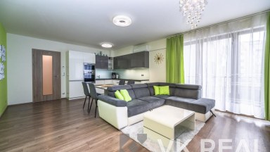 Prodej bytu 3+kk/L, sklep, garáž, OV, cca 100m2 vč. lodžie a sklepa, ul. Sokolovská 1019/312a, P-9