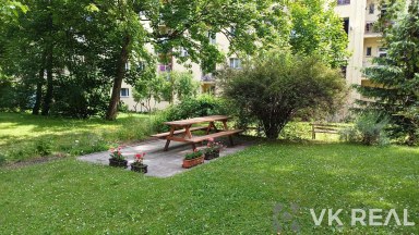 Prodej nebytového prostoru 1+kk, 32 m2, OV, ulice N. A. Někrasova 650/4, Praha 6 - Bubeneč