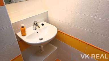 Prodej nebytového prostoru 1+kk, 32 m2, OV, ulice N. A. Někrasova 650/4, Praha 6 - Bubeneč