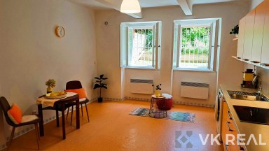 Prodej nebytového prostoru 1+kk, 32 m2, OV, ulice N. A. Někrasova 650/4, Praha 6 - Bubeneč