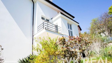 Pronájem bytu 3+kk/3xB s garážovým stáním, 94m2, OV, Branická 904/157, Praha 4