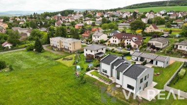Pronájem RD 4+kk+pracovna a 2xšatna, cca 200m2, pozemek cca 500m2, Kyšice u Plzně