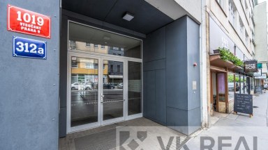 Prodej bytu 3+kk/L, sklep, garáž, OV, cca 120 m2 vč. příslušenství, luxusní lokalita