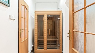 Prodej rodinného domu 5+kk s garáží, ul. U nové dálnice 703, Praha 4 - Chodov