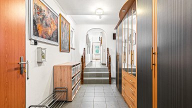 Prodej rodinného domu 5+kk s garáží, ul. U nové dálnice 703, Praha 4 - Chodov