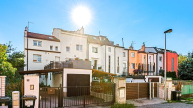 Prodej rodinného domu 5+kk s garáží, ul. U nové dálnice 703, Praha 4 - Chodov