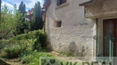 Prodej rustikálního domu v Lazise s výhledem na jezero Grada