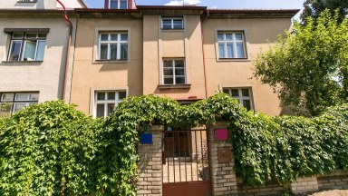 Prodej vilového domu se zahradou, Hanspaulka - Sojkovská ul., Praha 6 - Dejvice